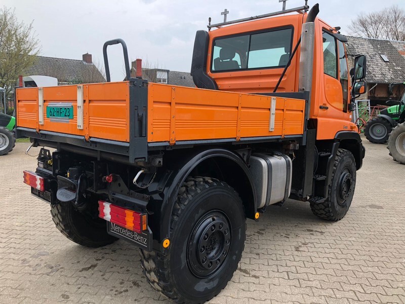 Mercedes-Benz Unimog U400 - Camion plateau, Véhicule de voirie/ Spécial: photos 5 Mercedes-Benz Unimog U400 - Camion plateau, Véhicule de voirie/ Spécial: photos 5