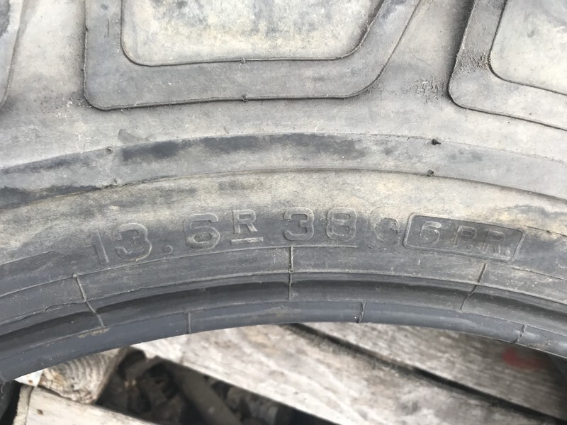 Pirelli 13.6R38 losse band - Pneu pour Machine agricole: photos 2 Pirelli 13.6R38 losse band - Pneu pour Machine agricole: photos 2