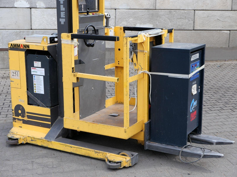 Atlet APC 100	Elektromos targonca - Chariot élévateur électrique: photos 3 Atlet APC 100	Elektromos targonca - Chariot élévateur électrique: photos 3