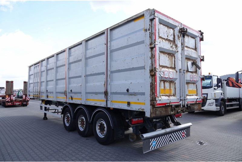 Bodex WYWROTKA 65 M3 / STALOWA / DO ZŁOMU / OŚ PODNOSZONA / DRZWI BOCZ - Semi-remorque benne: photos 4 Bodex WYWROTKA 65 M3 / STALOWA / DO ZŁOMU / OŚ PODNOSZONA / DRZWI BOCZ - Semi-remorque benne: photos 4