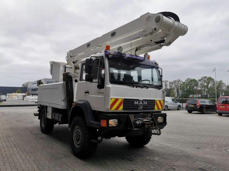 MAN MAN - 18.280 - Lifting basket 20,3 m - 4x4 - Camion, Camion grue: photos 1 MAN MAN - 18.280 - Lifting basket 20,3 m - 4x4 - Camion, Camion grue: photos 1