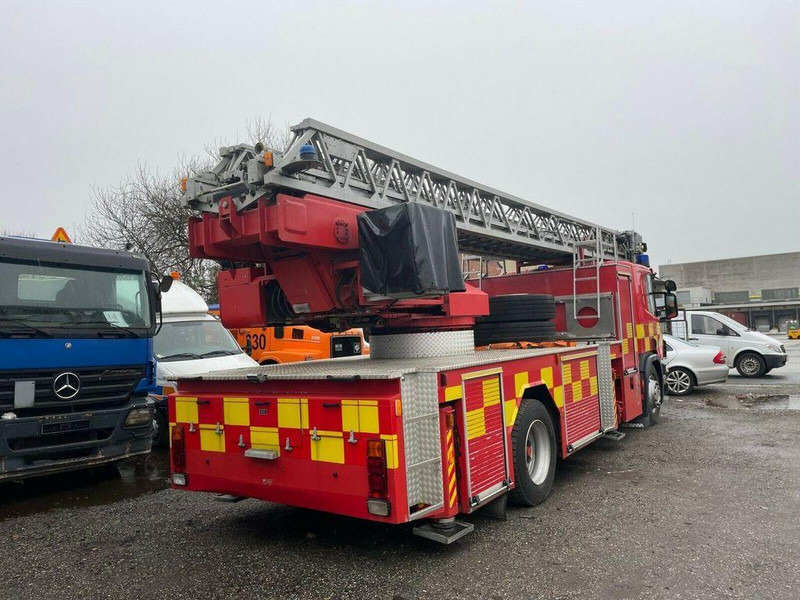 Scania P94-300 Emelőkosaras 33m - Camion, Camion grue: photos 3 Scania P94-300 Emelőkosaras 33m - Camion, Camion grue: photos 3