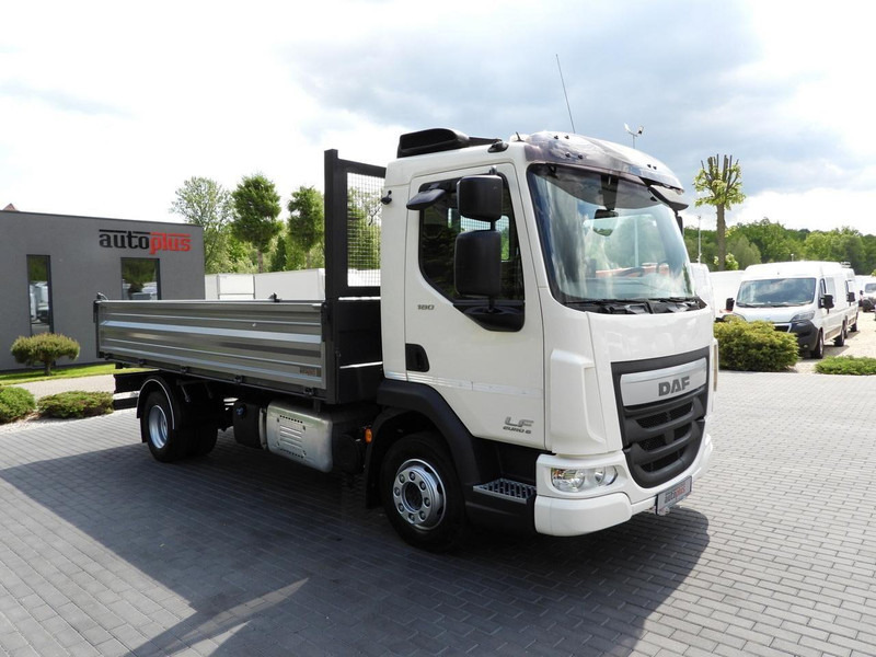DAF LF 180 WYWROTKA TRÓJSTRONNA TEMPOMAT LEDY AUTOMAT BLIŹNIACZE KO - Camion benne: photos 4 DAF LF 180 WYWROTKA TRÓJSTRONNA TEMPOMAT LEDY AUTOMAT BLIŹNIACZE KO - Camion benne: photos 4