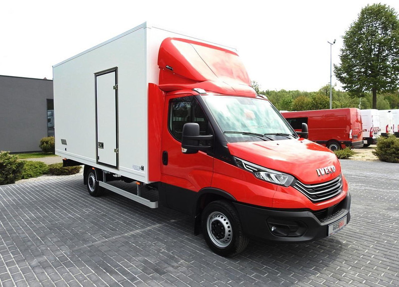 Iveco DAILY 35S18 NOWY KONTENER 10 PALET TEMPOMAT NAWIGACJA KLIMATYZAC - Fourgon: photos 4 Iveco DAILY 35S18 NOWY KONTENER 10 PALET TEMPOMAT NAWIGACJA KLIMATYZAC - Fourgon: photos 4