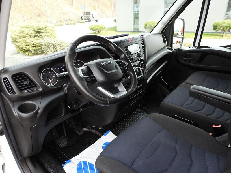 Iveco DAILY 35S18 PLANDEKA 10 PALET WEBASTO TEMPOMAT KLIMATYZACJA 18 - Véhicule utilitaire plateau baché: photos 2 Iveco DAILY 35S18 PLANDEKA 10 PALET WEBASTO TEMPOMAT KLIMATYZACJA 18 - Véhicule utilitaire plateau baché: photos 2