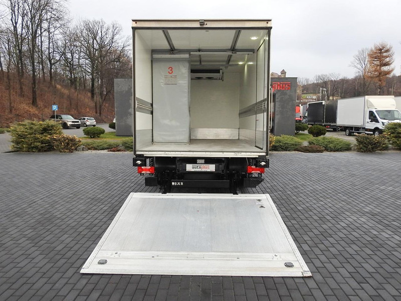 Véhicule utilitaire frigorifique Iveco DAILY 70C17 CHŁODNIA 0*C WINDA 9 PALET ZASILANIE 230V TEMPOMAT K: photos 12