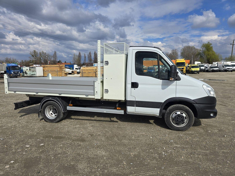 Iveco Daily 35 C 13 - Tipper + tool box - Véhicule utilitaire benne: photos 4 Iveco Daily 35 C 13 - Tipper + tool box - Véhicule utilitaire benne: photos 4