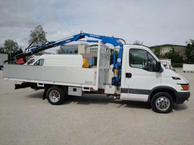 Iveco Daily 35C11 - flatbed+crane - Camion plateau, Camion grue: photos 3 Iveco Daily 35C11 - flatbed+crane - Camion plateau, Camion grue: photos 3