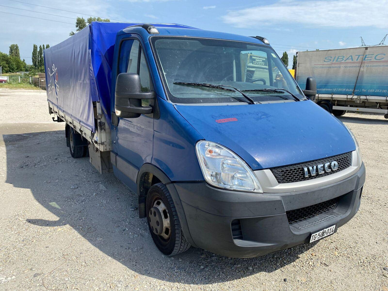 Iveco Daily 35C15 Pritsche + Plane -3,5t - Véhicule utilitaire plateau baché: photos 1 Iveco Daily 35C15 Pritsche + Plane -3,5t - Véhicule utilitaire plateau baché: photos 1