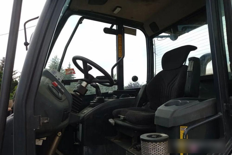 Chargeuse sur pneus Komatsu WA 90-6 wheel loader: photos 10 Chargeuse sur pneus Komatsu WA 90-6 wheel loader: photos 10