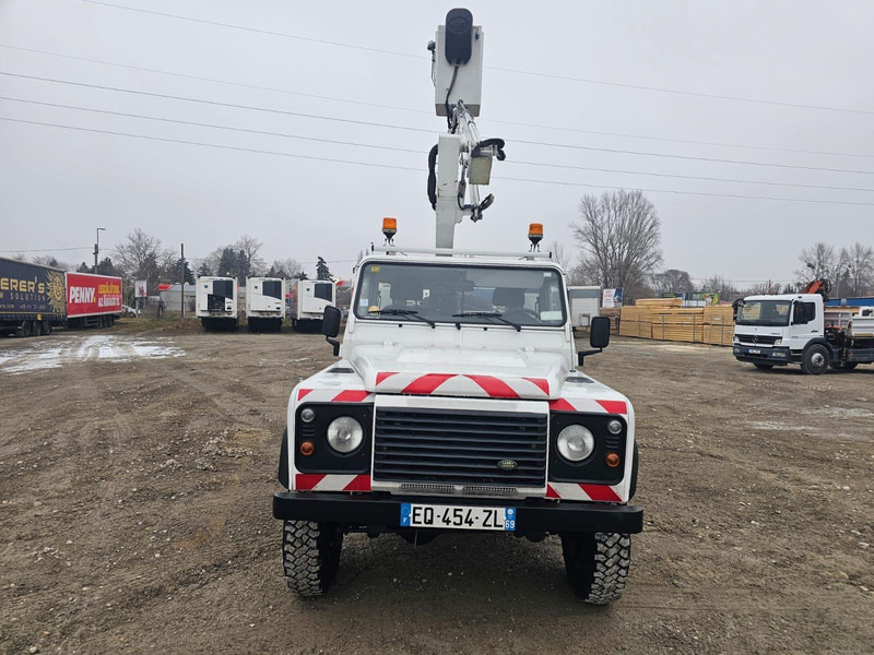 Land Rover Defender 120 4x4 - MOVEX Lifting Basket 10,5m - Camion avec nacelle: photos 2 Land Rover Defender 120 4x4 - MOVEX Lifting Basket 10,5m - Camion avec nacelle: photos 2