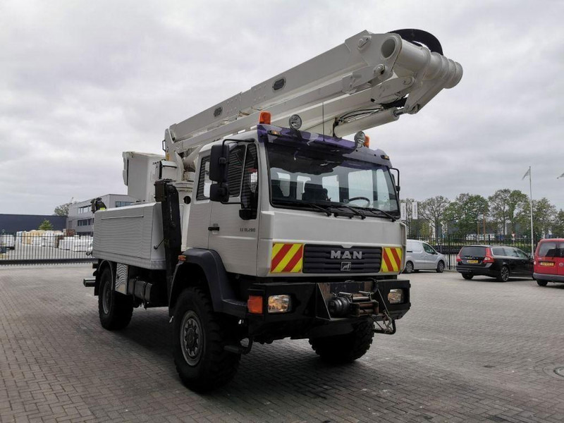 MAN LE 18.280 - Lifting basket 20,3m 4x4 - Camion avec nacelle, Camion grue: photos 3 MAN LE 18.280 - Lifting basket 20,3m 4x4 - Camion avec nacelle, Camion grue: photos 3