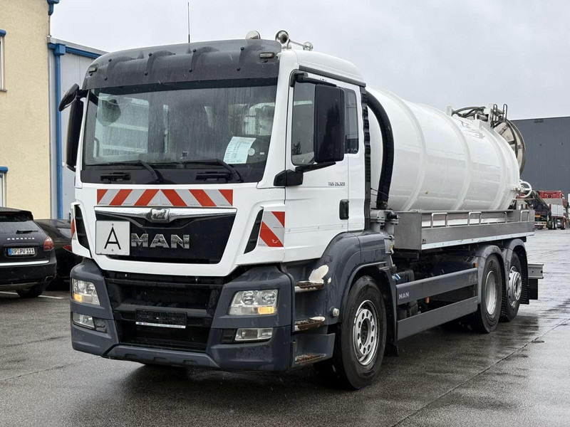 MAN TGS 26.320 - Vacuum truck - Camion hydrocureur: photos 1 MAN TGS 26.320 - Vacuum truck - Camion hydrocureur: photos 1