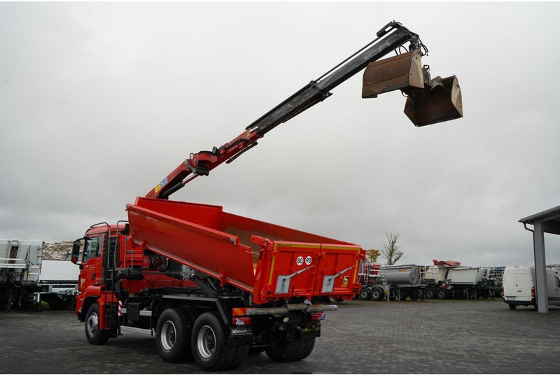 MAN TGS 26.400 / 6x4 / WYWROTKA 2 STRONNA + HDS HMF 1530 K2 / HYDR - Camion benne, Camion grue: photos 3 MAN TGS 26.400 / 6x4 / WYWROTKA 2 STRONNA + HDS HMF 1530 K2 / HYDR - Camion benne, Camion grue: photos 3