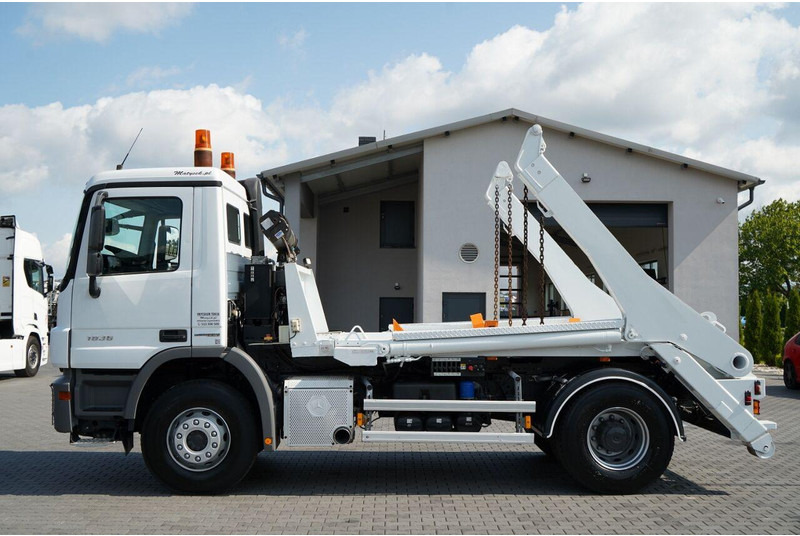 Mercedes-Benz ACTROS  1836 / 4X2 / BRAMOWIEC / PALFINGER M12T / EURO 6 / SPROW - Camion multibenne: photos 2 Mercedes-Benz ACTROS  1836 / 4X2 / BRAMOWIEC / PALFINGER M12T / EURO 6 / SPROW - Camion multibenne: photos 2