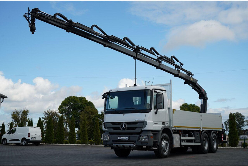 Mercedes-Benz ACTROS 2636 / 6x4 / SKRZYNIOWY 6,5 M + HDS HIAB / MOCNA PODŁOGA - Camion plateau, Camion grue: photos 2 Mercedes-Benz ACTROS 2636 / 6x4 / SKRZYNIOWY 6,5 M + HDS HIAB / MOCNA PODŁOGA - Camion plateau, Camion grue: photos 2