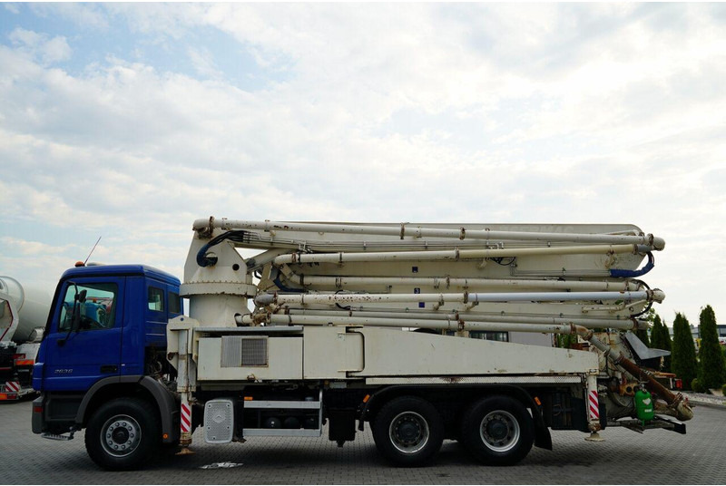 Mercedes-Benz ACTROS 2636 / POMPA SERMAC 5Z37 / 37 METRÓW / STEROWANIE RADIOW - Camion pompe: photos 3 Mercedes-Benz ACTROS 2636 / POMPA SERMAC 5Z37 / 37 METRÓW / STEROWANIE RADIOW - Camion pompe: photos 3