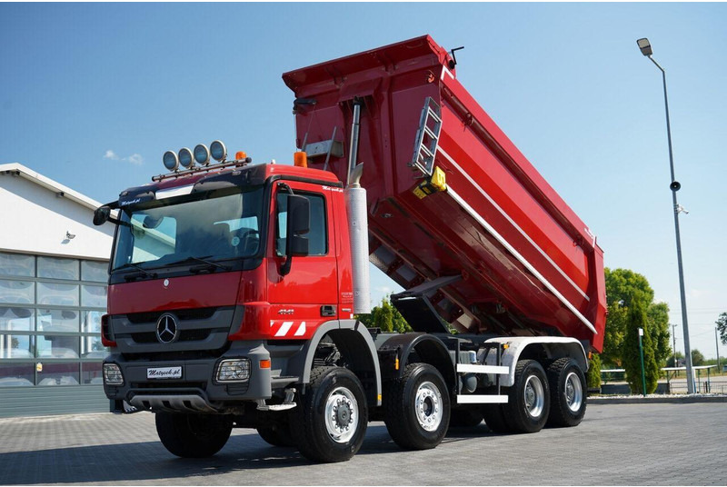 Mercedes-Benz ACTROS 4141 / 8X6 / WYWROTKA TYLNOZSYPOWA / MEILLER KIPPER 5.3M - Camion benne: photos 1 Mercedes-Benz ACTROS 4141 / 8X6 / WYWROTKA TYLNOZSYPOWA / MEILLER KIPPER 5.3M - Camion benne: photos 1