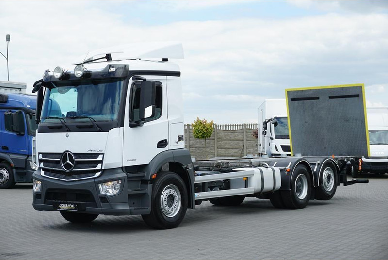 Mercedes-Benz ANTOS / 2535 / ACC / E 6 / BDF + WINDA / 7.15 , 7.45, 7.82 M / O - Camion porte-conteneur/ Caisse mobile: photos 2 Mercedes-Benz ANTOS / 2535 / ACC / E 6 / BDF + WINDA / 7.15 , 7.45, 7.82 M / O - Camion porte-conteneur/ Caisse mobile: photos 2
