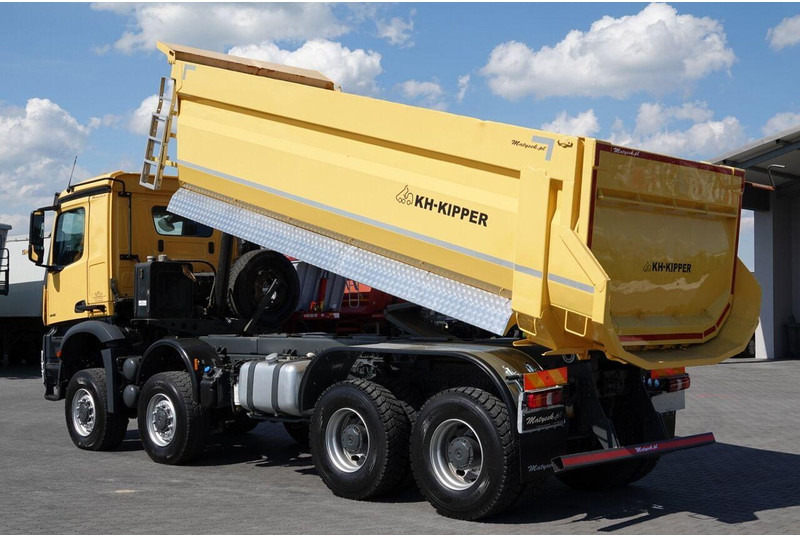 Mercedes-Benz AROCS 4145 / 8x8 / WYWROTKA TYLNOZSYPOWA / KH KIPPER  / EURO 6 - Camion benne: photos 4 Mercedes-Benz AROCS 4145 / 8x8 / WYWROTKA TYLNOZSYPOWA / KH KIPPER  / EURO 6 - Camion benne: photos 4