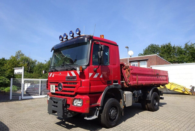 Mercedes-Benz Actros 1832 - 3 way tipper - Camion benne: photos 1 Mercedes-Benz Actros 1832 - 3 way tipper - Camion benne: photos 1