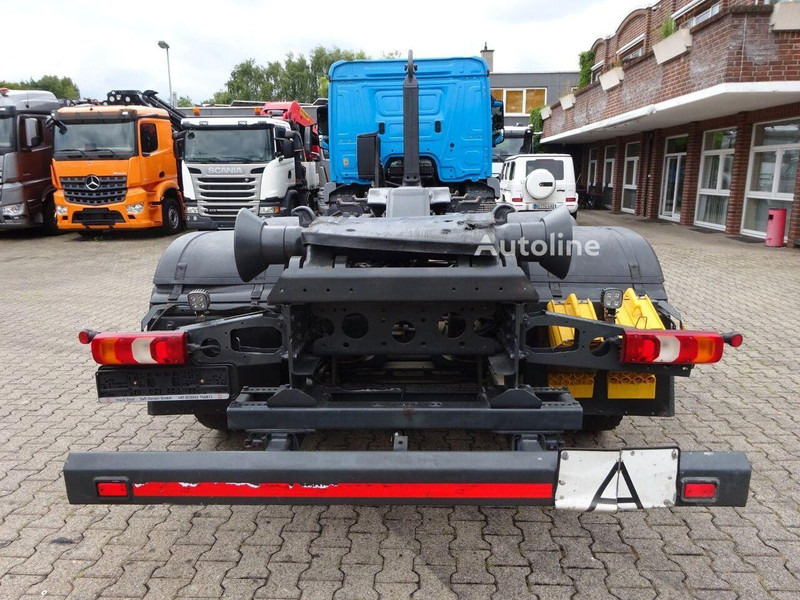 Crédit-bail Mercedes-Benz Antos 2533 - Hook lift truck 6x2 Mercedes-Benz Antos 2533 - Hook lift truck 6x2: photos 6 Crédit-bail Mercedes-Benz Antos 2533 - Hook lift truck 6x2 Mercedes-Benz Antos 2533 - Hook lift truck 6x2: photos 6