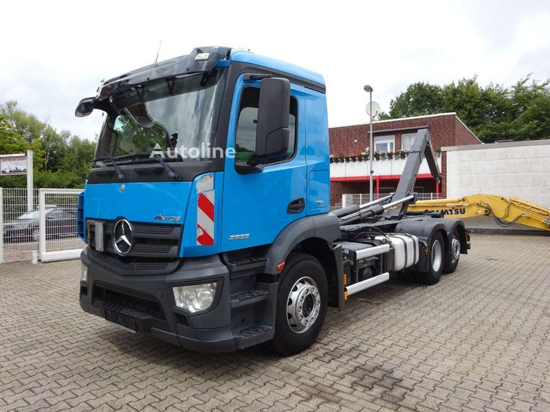 Crédit-bail Mercedes-Benz Antos 2533 - Hook lift truck 6x2 Mercedes-Benz Antos 2533 - Hook lift truck 6x2: photos 8 Crédit-bail Mercedes-Benz Antos 2533 - Hook lift truck 6x2 Mercedes-Benz Antos 2533 - Hook lift truck 6x2: photos 8