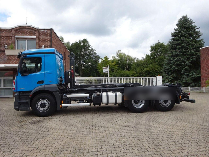 Mercedes-Benz Antos 2533 - Hook lift truck 6x2 - Camion ampliroll: photos 3 Mercedes-Benz Antos 2533 - Hook lift truck 6x2 - Camion ampliroll: photos 3