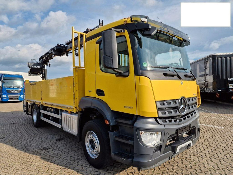 Mercedes-Benz Arocs 1830 - Camion plateau, Camion grue: photos 3 Mercedes-Benz Arocs 1830 - Camion plateau, Camion grue: photos 3