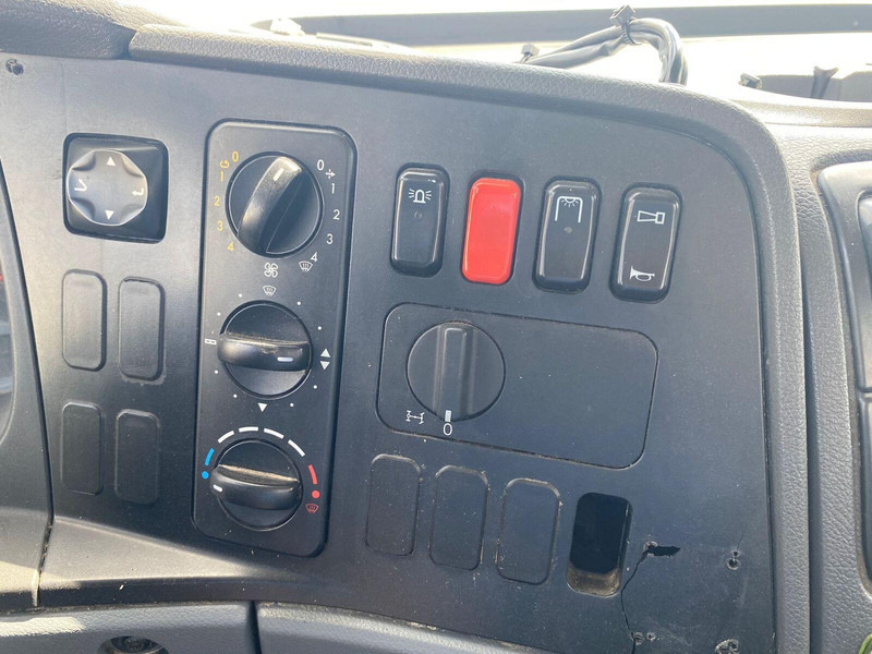 Camion benne Mercedes-Benz Atego 818 - 3 sided tipper: photos 14