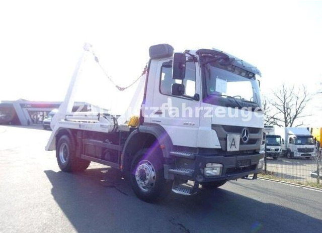 Mercedes-Benz Axor 1833 - Camion multibenne: photos 4 Mercedes-Benz Axor 1833 - Camion multibenne: photos 4