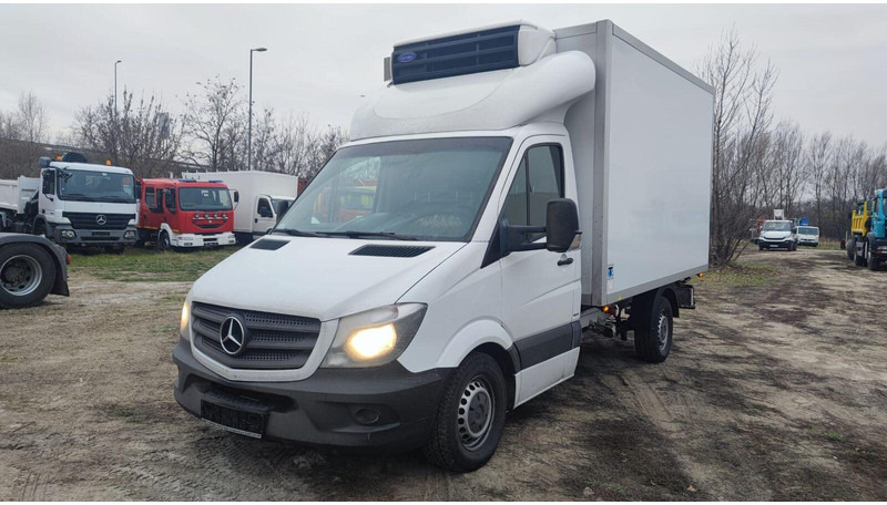 Mercedes-Benz Sprinter 316 cdi - Carrier Xarios 500 frigo - 3,5t - 220V - Véhicule utilitaire frigorifique: photos 2 Mercedes-Benz Sprinter 316 cdi - Carrier Xarios 500 frigo - 3,5t - 220V - Véhicule utilitaire frigorifique: photos 2