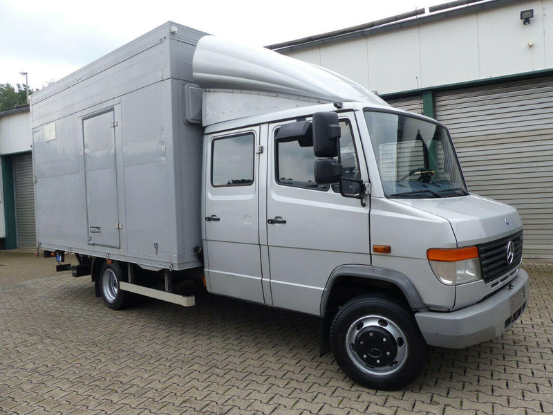 Mercedes-Benz Vario 818 Doka horse transporter + Tail lift - Camion chevaux: photos 4 Mercedes-Benz Vario 818 Doka horse transporter + Tail lift - Camion chevaux: photos 4