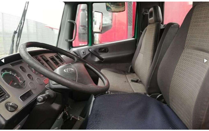 Nissan Atleon 56.15 - Camion plateau, Camion grue: photos 4 Nissan Atleon 56.15 - Camion plateau, Camion grue: photos 4