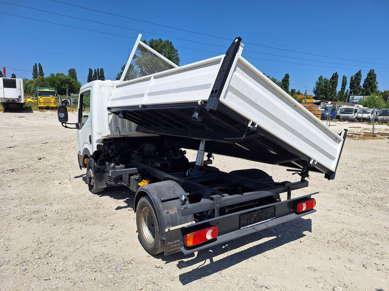 Nissan Cabstar 2,5 TDi - 3 sided Tipper - Véhicule utilitaire benne: photos 5 Nissan Cabstar 2,5 TDi - 3 sided Tipper - Véhicule utilitaire benne: photos 5