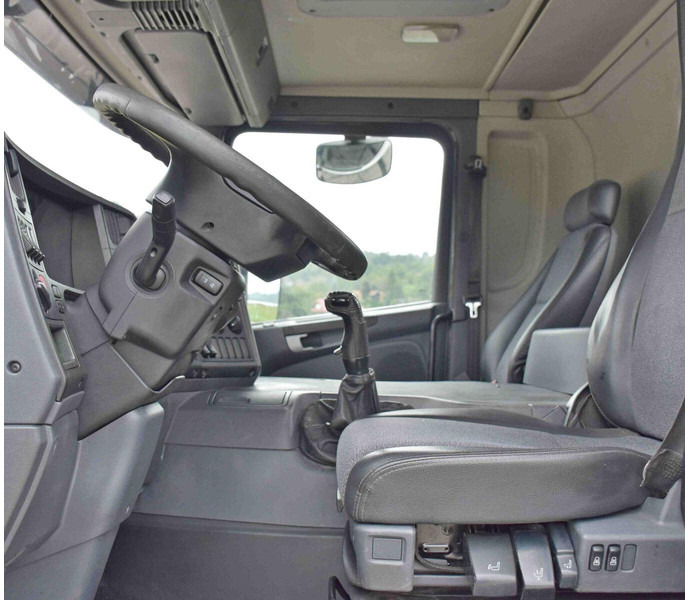 Camion plateau, Camion grue Scania P 420: photos 10 Camion plateau, Camion grue Scania P 420: photos 10