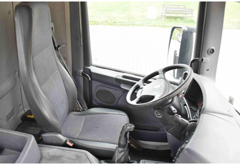 Camion plateau, Camion grue Scania P 420: photos 13 Camion plateau, Camion grue Scania P 420: photos 13