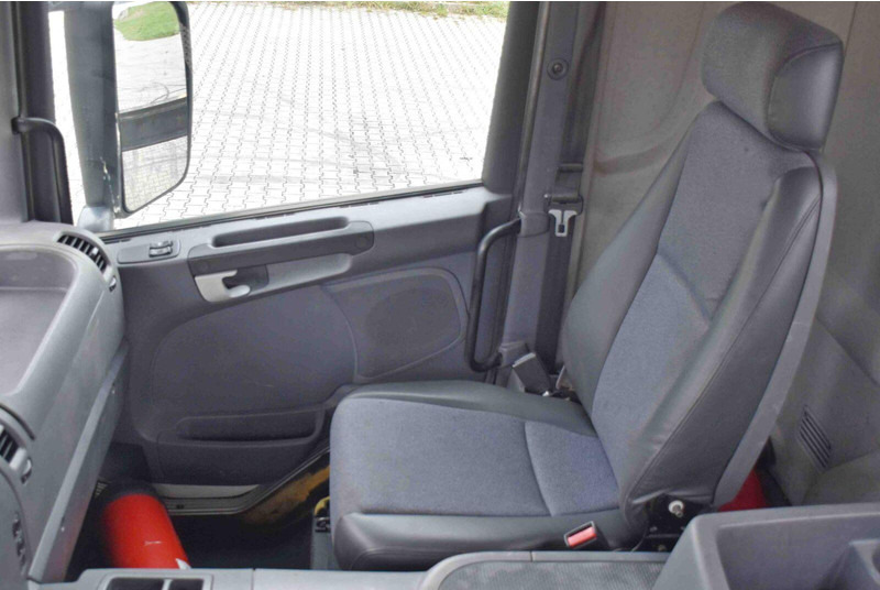 Camion plateau, Camion grue Scania P 420: photos 11 Camion plateau, Camion grue Scania P 420: photos 11