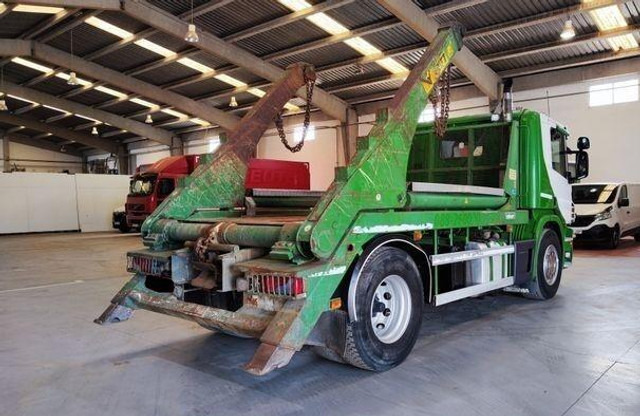 Scania P360 - Camion multibenne: photos 4 Scania P360 - Camion multibenne: photos 4