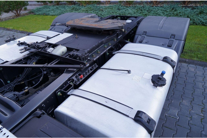 Tracteur routier MAN TGX 18. 460 / MEGA / LOWDECK / REGULOWANE SIODŁO /  NAVI: photos 12