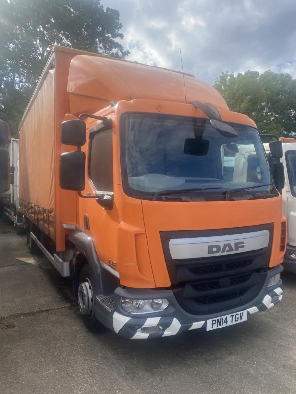 DAF FA45-180 12 Ton Curtansider - Camion à rideaux coulissants: photos 4 DAF FA45-180 12 Ton Curtansider - Camion à rideaux coulissants: photos 4