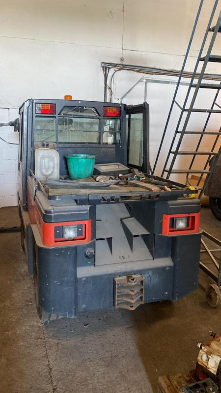 Linde Electric Tug P250 - Chariot tracteur: photos 3 Linde Electric Tug P250 - Chariot tracteur: photos 3