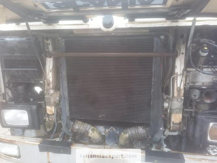 SCANIA P 93 M 280 | 6X2 | On springs suspension | - Camion plateau: photos 2 SCANIA P 93 M 280 | 6X2 | On springs suspension | - Camion plateau: photos 2