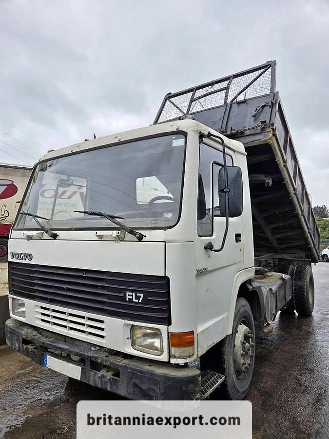 VOLVO FL7 260 HP 6 Cylinder | 19 Ton 3-Way Tipper Truck - Camion benne: photos 1 VOLVO FL7 260 HP 6 Cylinder | 19 Ton 3-Way Tipper Truck - Camion benne: photos 1