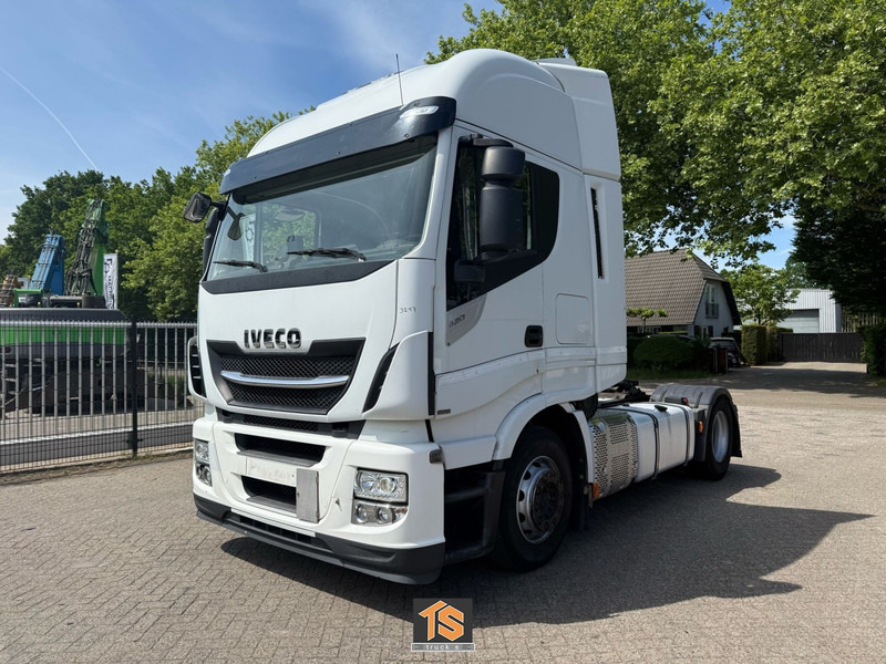 Iveco AS 420 AUTOMATIC - EURO 6 - 2 TANKS - 4X AVAILABLE - TOP! - Tracteur routier: photos 1 Iveco AS 420 AUTOMATIC - EURO 6 - 2 TANKS - 4X AVAILABLE - TOP! - Tracteur routier: photos 1
