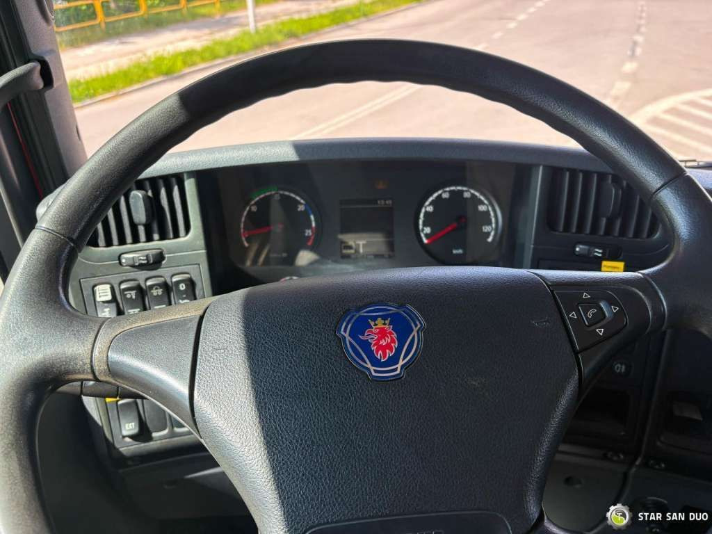 Scania D 320 FIRE BRIGADE Tank 12,000 Litres - Camion: photos 5 Scania D 320 FIRE BRIGADE Tank 12,000 Litres - Camion: photos 5