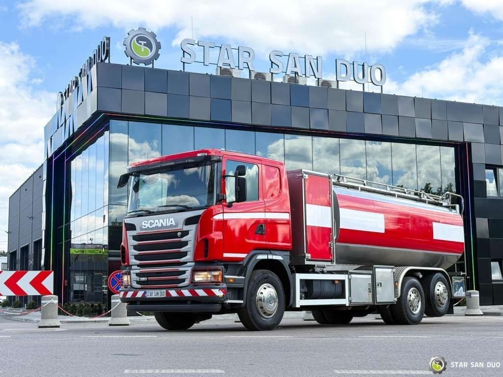 Scania D 320 FIRE BRIGADE Tank 12,000 Litres - Camion: photos 1 Scania D 320 FIRE BRIGADE Tank 12,000 Litres - Camion: photos 1