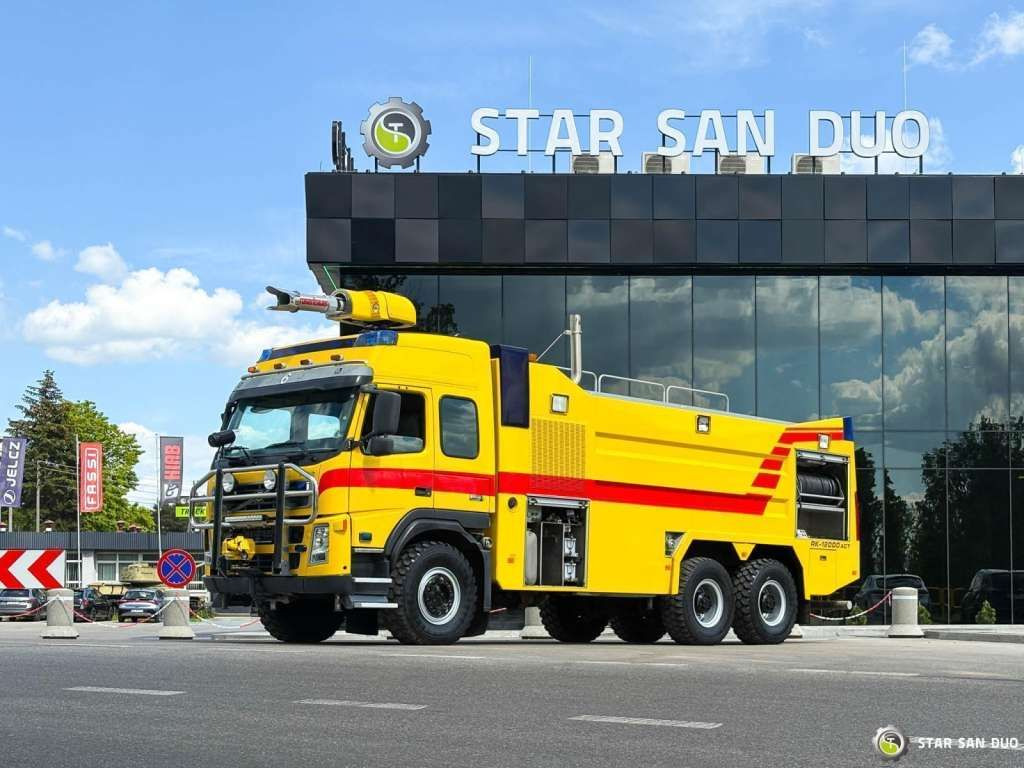 Volvo FM 460 6x6 Rosenbauer Fire Truck LSP Water Tank - Camion: photos 5 Volvo FM 460 6x6 Rosenbauer Fire Truck LSP Water Tank - Camion: photos 5
