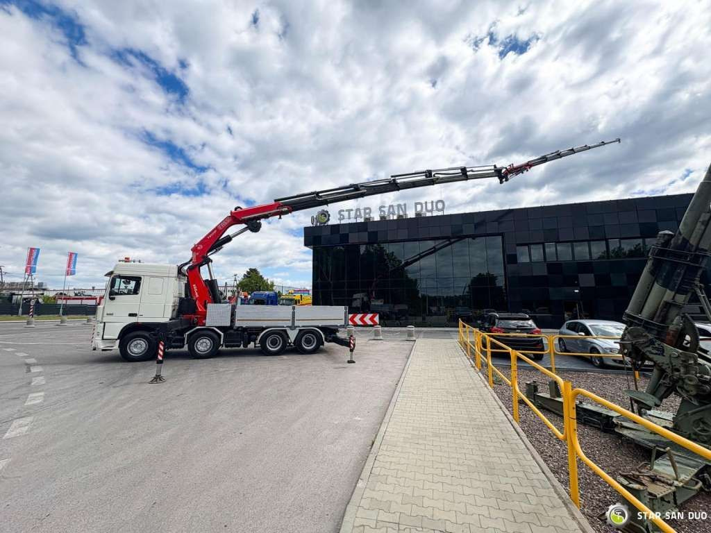 DAF XF 105.510 8x4 FASSI F800 XP Crane Fifth wheel - Camion grue: photos 3 DAF XF 105.510 8x4 FASSI F800 XP Crane Fifth wheel - Camion grue: photos 3