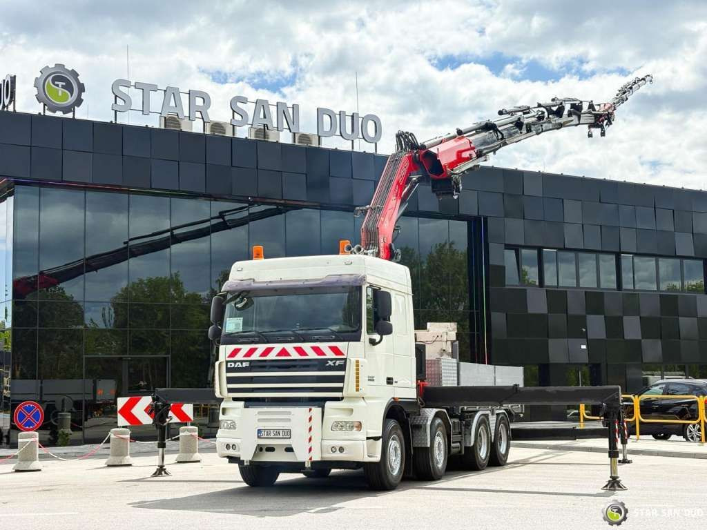 DAF XF 105.510 8x4 FASSI F800 XP Crane Fifth wheel - Camion grue: photos 1 DAF XF 105.510 8x4 FASSI F800 XP Crane Fifth wheel - Camion grue: photos 1
